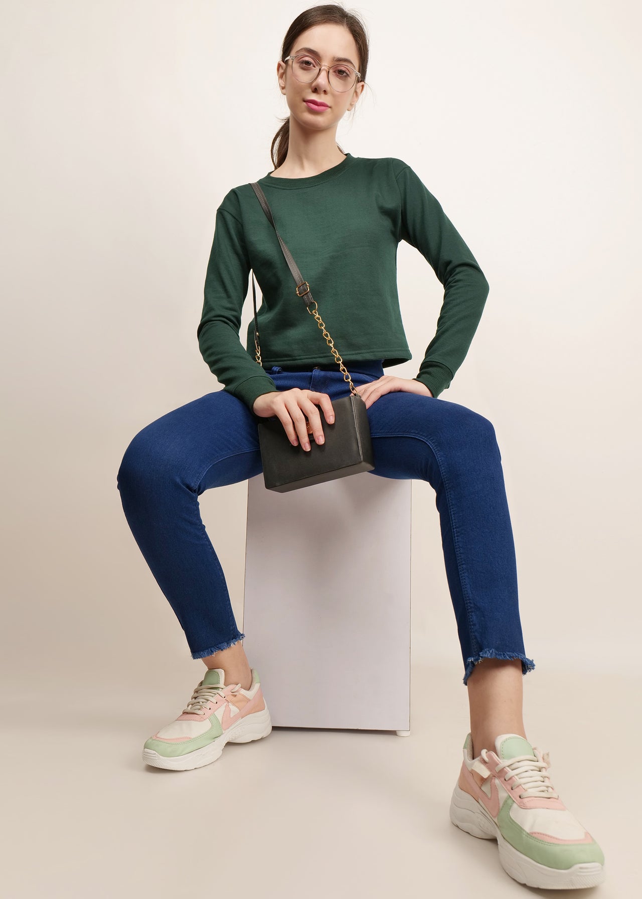 Crop Bottle Green Round Neck sweatshirt | pullover for women